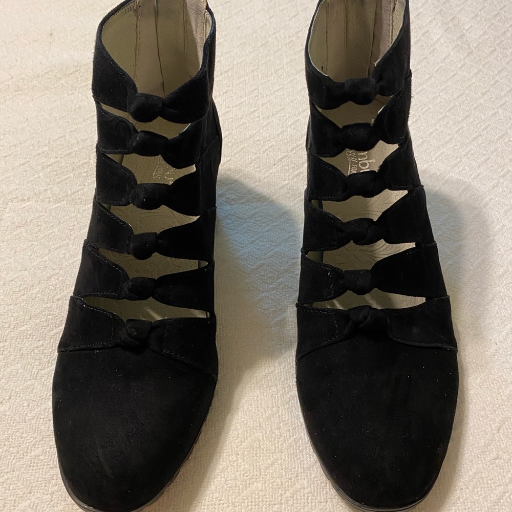 Jambi Samantha booties SZ 8